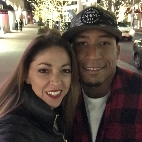 Meet your Posher, Aly - Picture 1 of 1